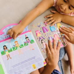 Aktivitetsbog Med Klistermaerker - Prinsesser