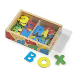 Bogstaver I Trae Med Magneter