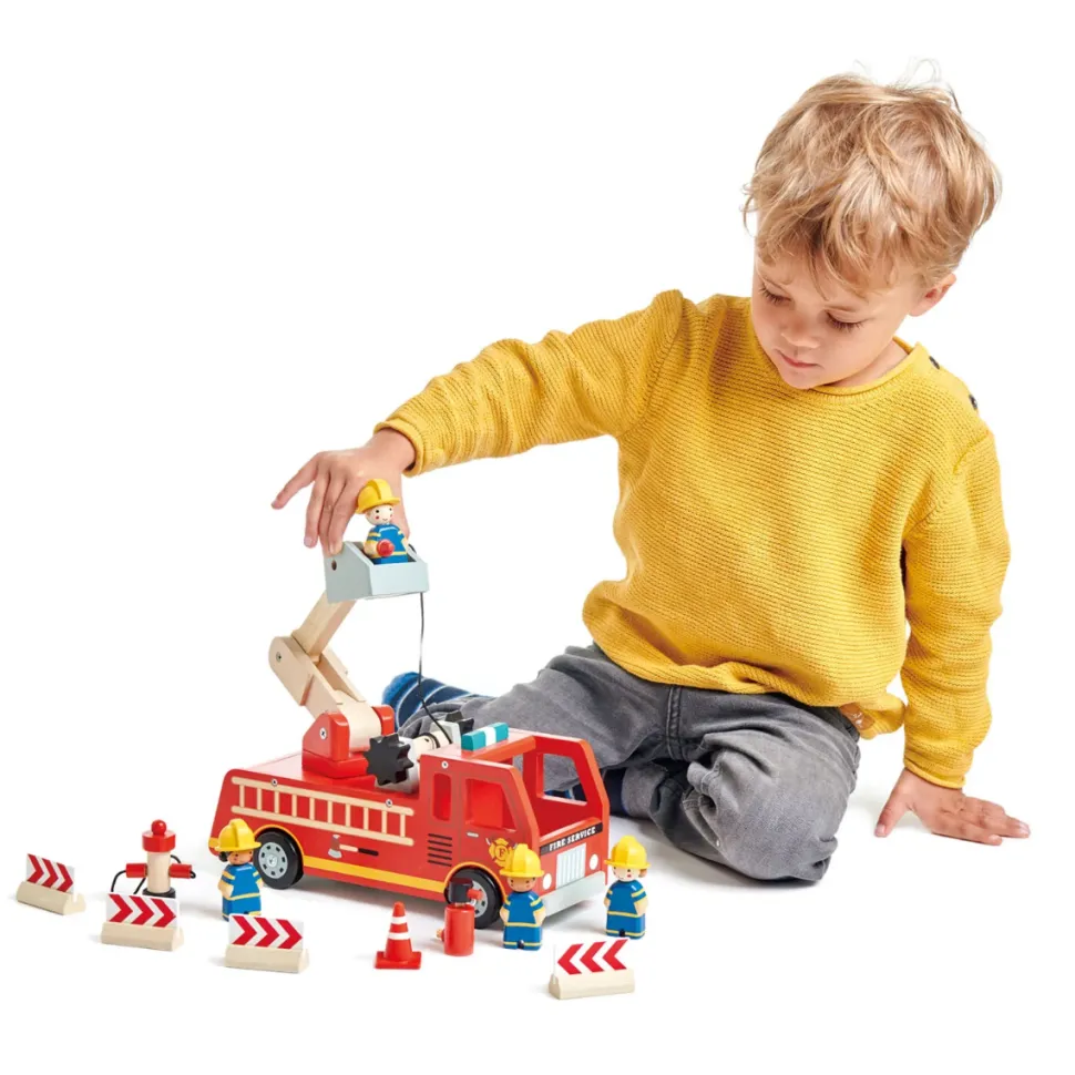 Brandbil Af Trae, 14 Dele