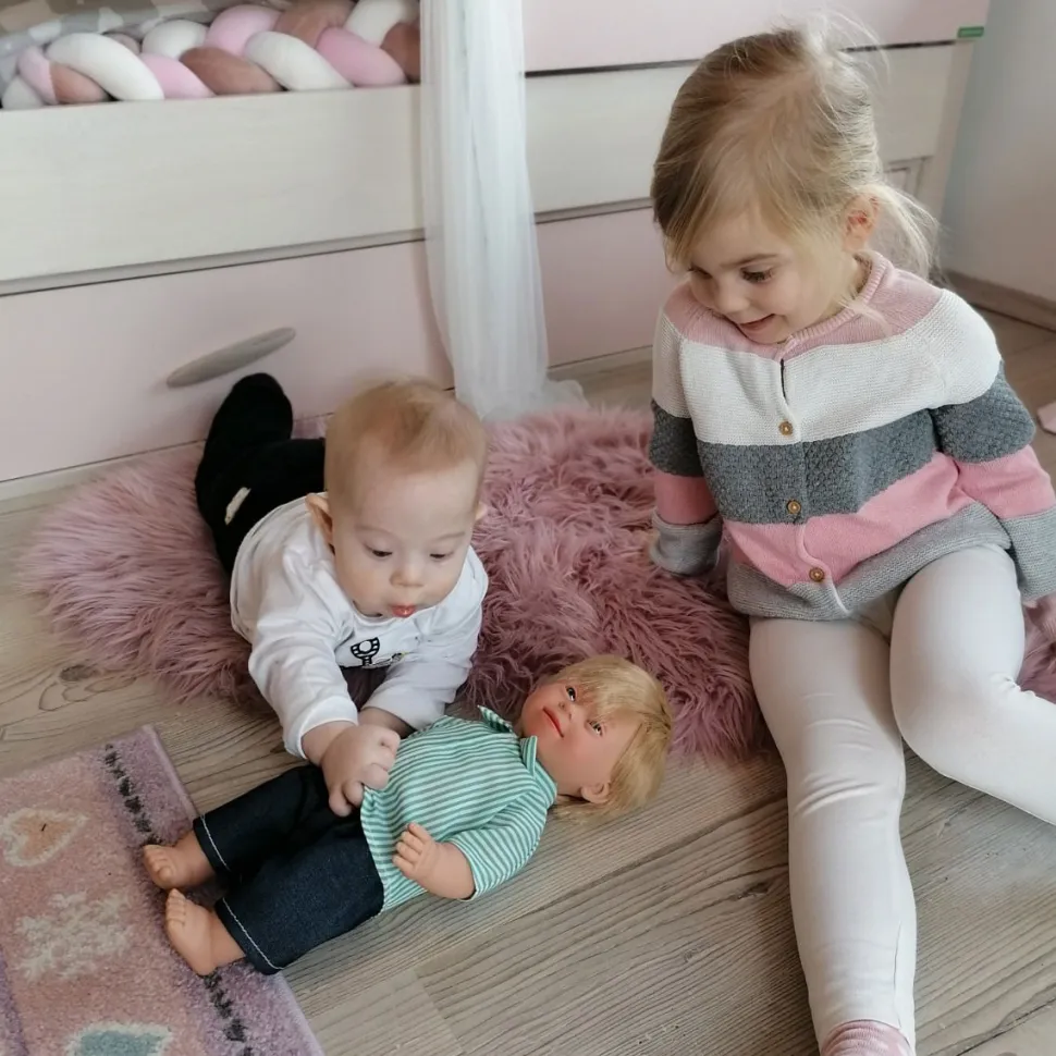 Dukke M. Downs Syndrom - Pige, Blond Har, 40 Cm