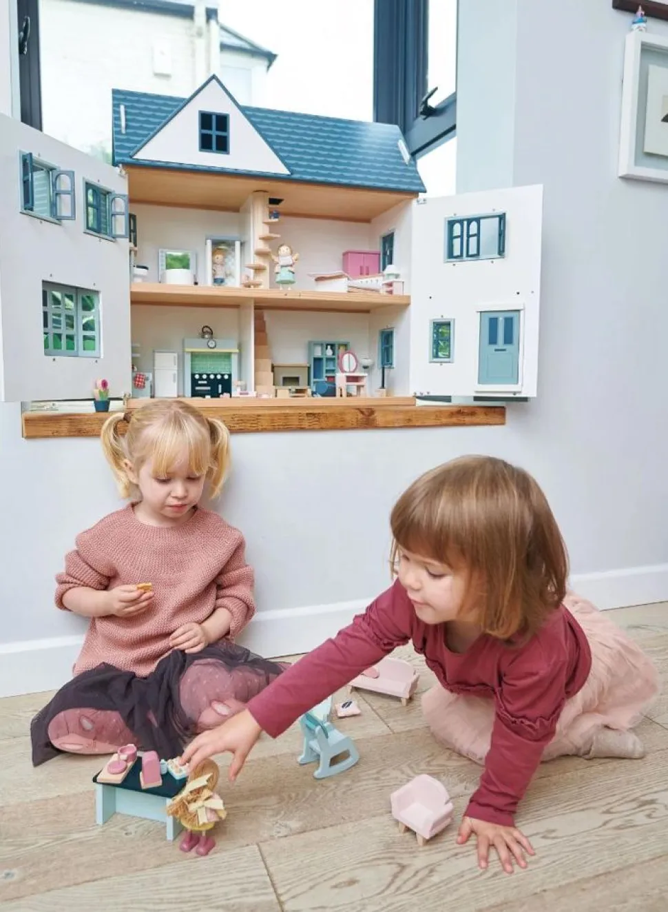 Dukkehus - Dovetail House (Ekskl. Mobler)