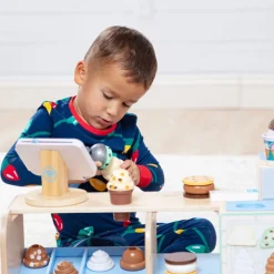 Iskiosk Af Trae, 42 Dele