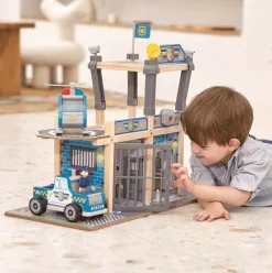 Politistation I Trae M. 13 Dele