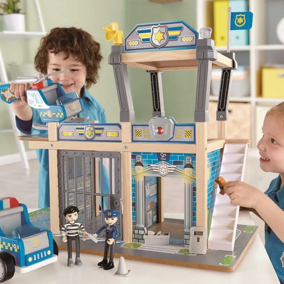 Politistation I Trae M. 13 Dele