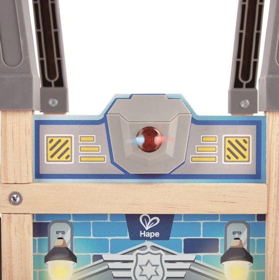 Politistation I Trae M. 13 Dele