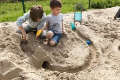 Sandleg - Cuppi: Skovl, Sigte & Bold, Gra